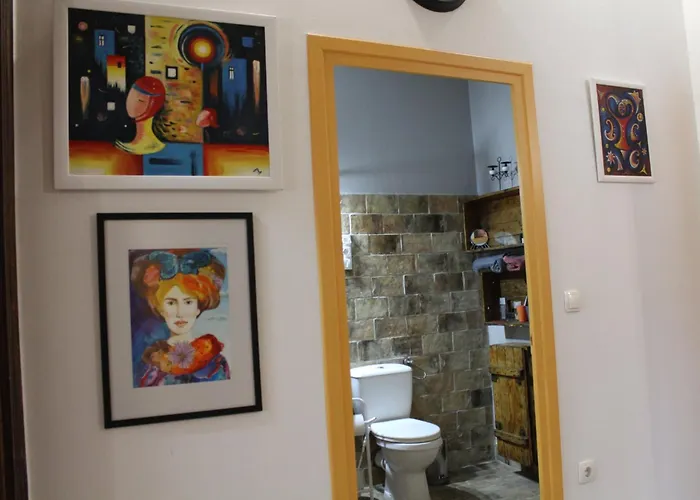Art Vendeghaz